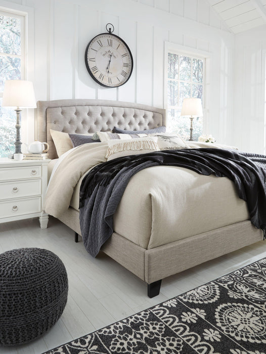 Jerary - Upholstered Bed