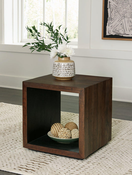 Hensington Brown/Black End Table