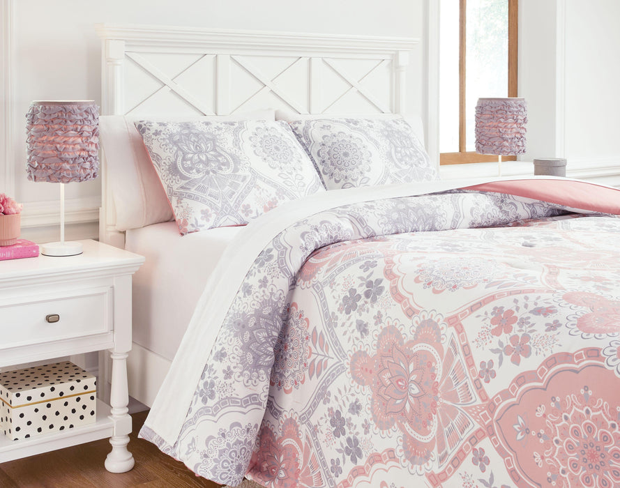 Avaleigh - Comforter Set