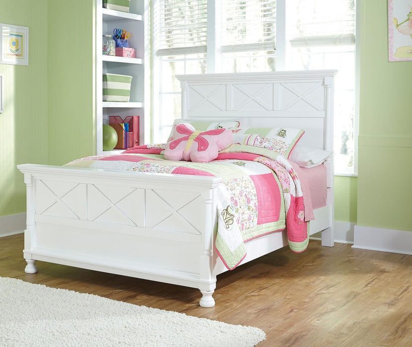 Kaslyn - Panel Bed