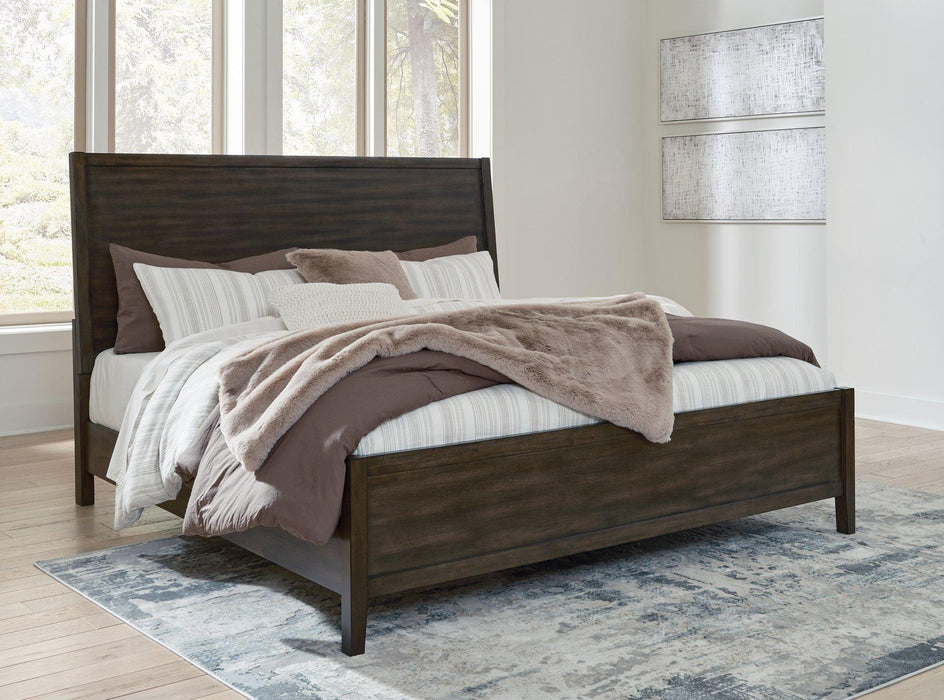 Wittland Panel Bed