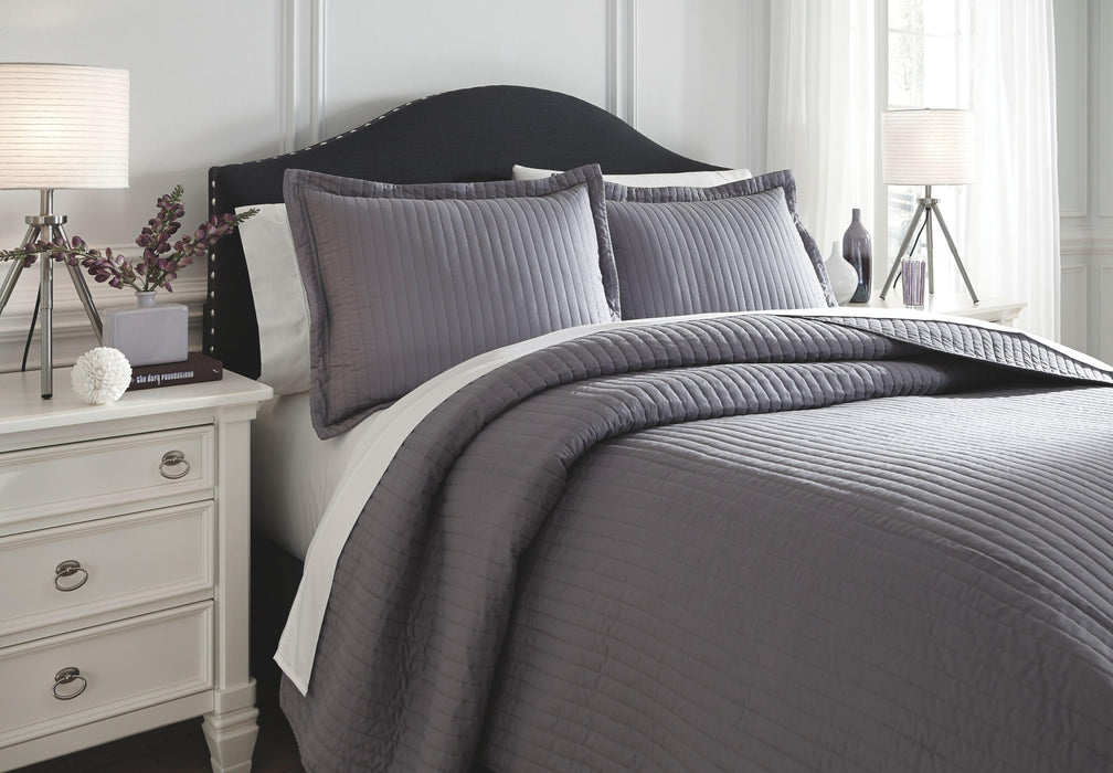 Raleda - Coverlet Set